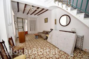 CASA CON TERRAZA PARA HACER TU HOGAR DE SUEÑO photo 0