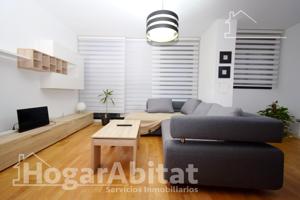 MUY AMPLIO CON GARAJE Y TRASERO photo 0