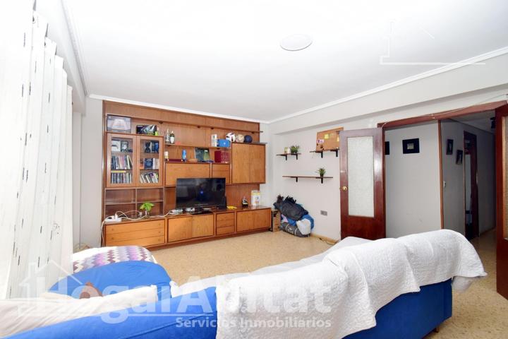 ¡CERCA DEL PUERTO! SEMIREFORMADO, ALTO Y EXTERIOR CON BALCÓN photo 0