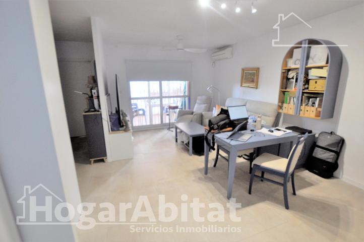 ADOSADO CON 3 TERRAZAS, GARAJE Y PISCINA CERCA DE LA PLAYA photo 0