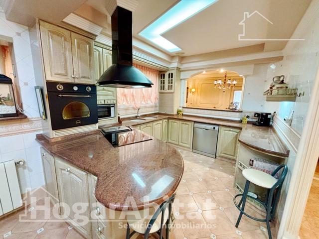 REFORMADO Y MUY AMPLIO CON GARAJE Y TRASTERO photo 0