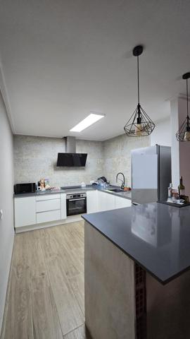 ¡DOS EN UNO! AMPLIA CASA CON LOCAL COMERCIAL Y TERRAZA, EN EL CENTRO photo 0