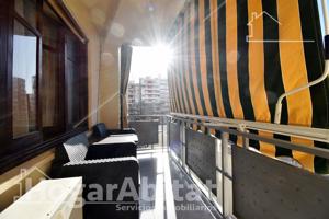 MUY AMPLIO CON 4 DORMITORIOS Y TERRAZA EN EL CENTRO photo 0