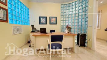 ESPACIOSO PISO CON TERRAZA ACRISTALADA Y TRASTERO EN EL CENTRO photo 0