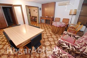 AMPLIA CASA CON LOCAL COMERCIAL, GARAJE Y TERRAZA photo 0