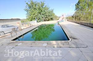 CHALET CON PISCINA, TERRAZA, GARAJE Y BARBACOA photo 0