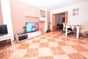 REFORMADO Y MUY ALMPLIO CON BALCÓN Y ASCENSOR photo 0