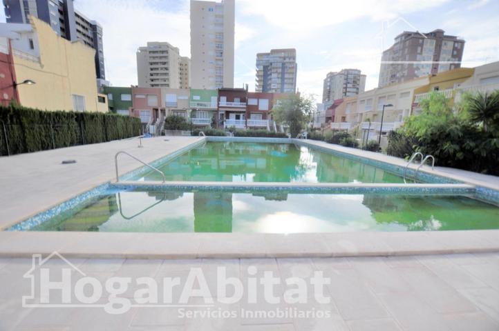 ADOSADO CON 3 TERRAZAS, GARAJE Y PISCINA CERCA DE LA PLAYA photo 0