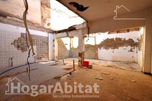 ¡GRAN OPORTUNIDAD Y ECONÓMICO! BAJO AMPLIO Y EXTERIOR PARA HACER TU HOGAR DE SUEÑO photo 0