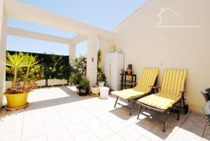 ¡ÁTICO ESPECTACULAR! MODERNO EN RESIDENCIAL CON PISCINA Y GRAN TERRAZA photo 0