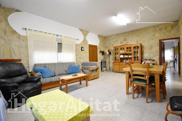 CHALET REFORMADO CON TERRAZA, PISCINA, BARBACOA Y GARAJE photo 0