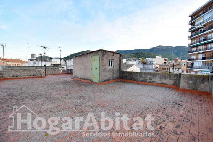 GRAN CASA DE PUEBLO ESQUINERA CON TRASTERO Y TERRAZA photo 0