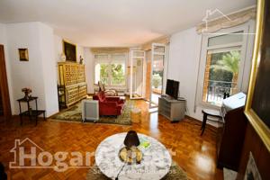 ¡CASTELLON, EN PLENO CENTRO! MUY AMPLIO, ESQUINERO Y LUMINOSO CON DOS BALCONES photo 0