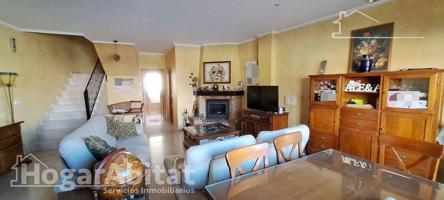 ADOSADO AMPLIO Y EXTERIOR CON GARAJE Y TERRAZA, CERCA DEL CENTRO photo 0