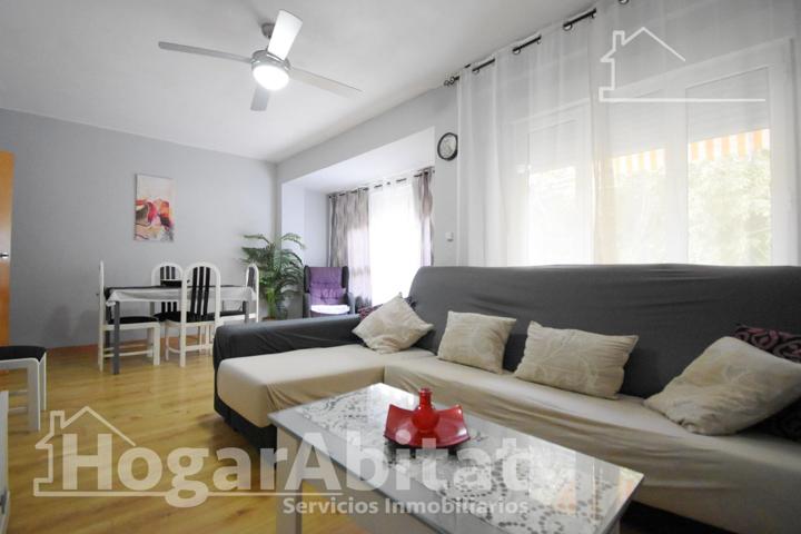 MUY AMPLIO Y REFORMADO CON TERRAZA Y ASCENSOR photo 0