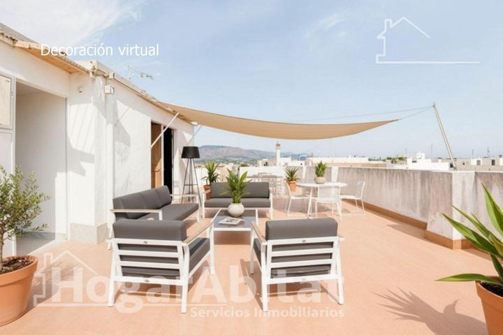 ¡CASA ESPECTACULAR! AMPLIA Y LUMINOSA CON TERRAZA Y BALCÓN, EN EL CENTRO photo 0