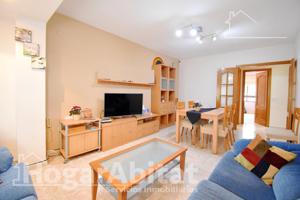 MUY AMPLIO CON TERRAZA Y ASCENSOR EN EL CENTRO photo 0