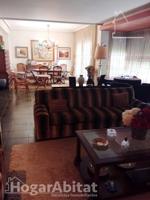 SEMIREFORMADO Y ESPACIOSO CON BALCÓN Y ASCENSOR photo 0