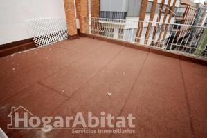 CASA SEMIREFORMADA CON GARAJE Y DOS TERRAZAS, EN EL CENTRO photo 0