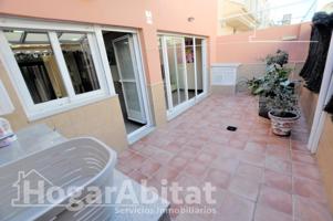 ¡ADOSADO ESPECTACULAR! AMPLIO Y REFORMADO CON TERRAZA, EN PLENO CENTRO photo 0