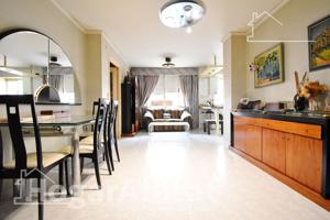 ESPACIOSA CASA CON TERRAZA EN MUY BUENA ZONA: POTENCIAL INFINITO PARA CREAR EL HOGAR DE TUS SUEÑOS photo 0