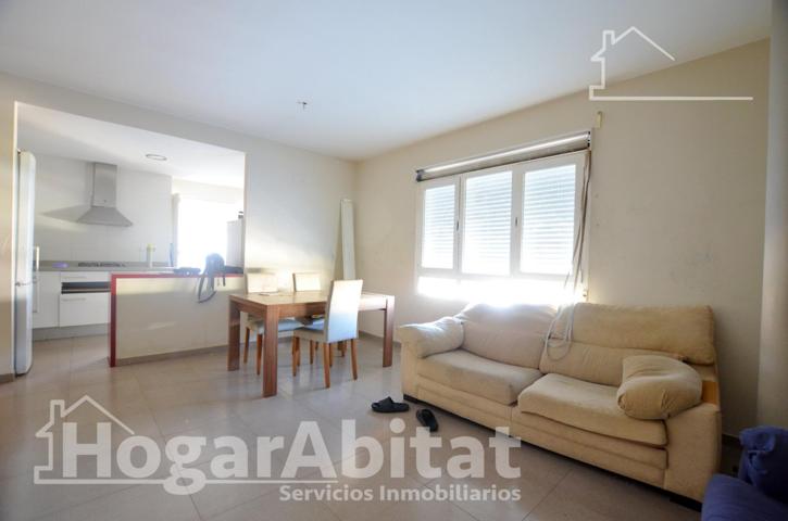 AMPLIO CON GARAJE, BALCÓN Y ASCENSOR photo 0