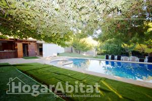 CHALET REFORMADO CON PISCINA, TERRAZA, GARAJE Y BARBACOA photo 0