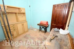 ¡OPORTUNIDAD DE INVERSIÓN! CASA LUMINOSA Y ECONÓMICA PARA REFORMAR CON TERRAZA, CERCA DEL CENTRO photo 0