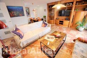 ¡IMPRESIONANTE! REFORMADO CON VISTAS AL MAR, ASCENSOR Y BALCÓN photo 0