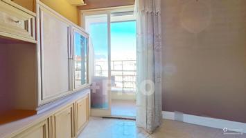 Piso En venta en Av Donostiarra, Ciudad Lineal, Madrid photo 0