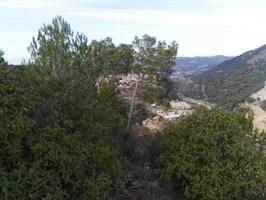 Exterior del edificio con vistas a montaña