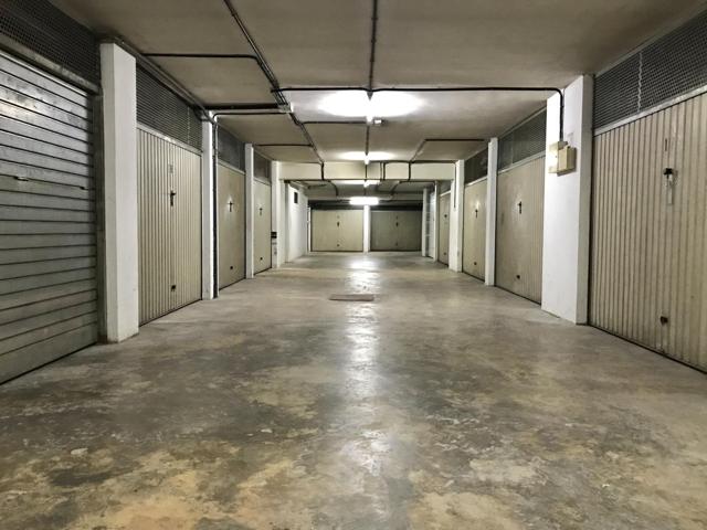 garaje cerrado - Roses photo 0