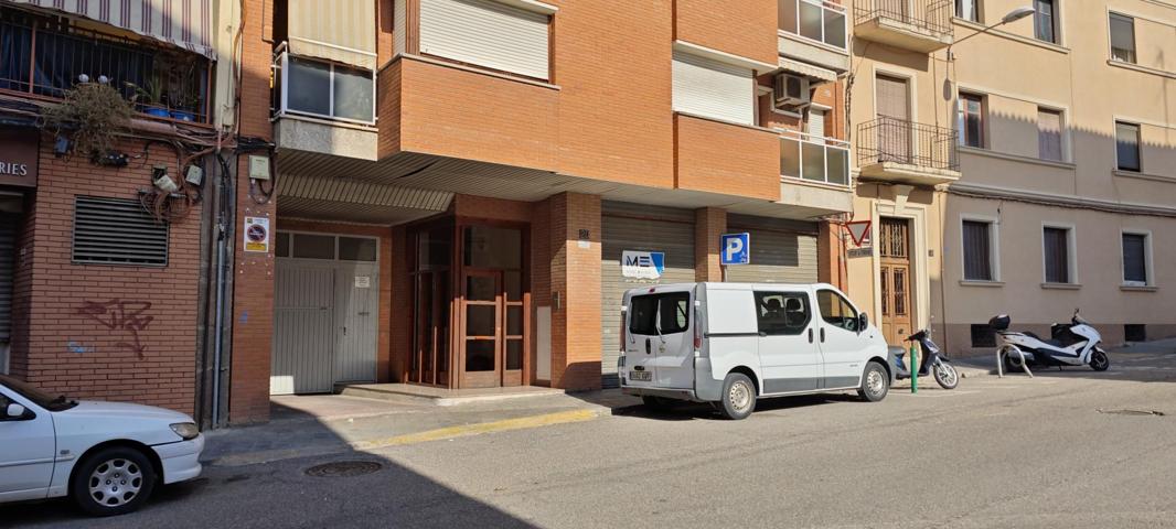 Plaza de aparcamiento - Lleida photo 0