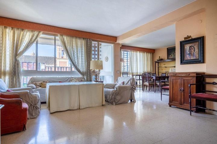 Fantástica vivienda en el casco histórico. photo 0