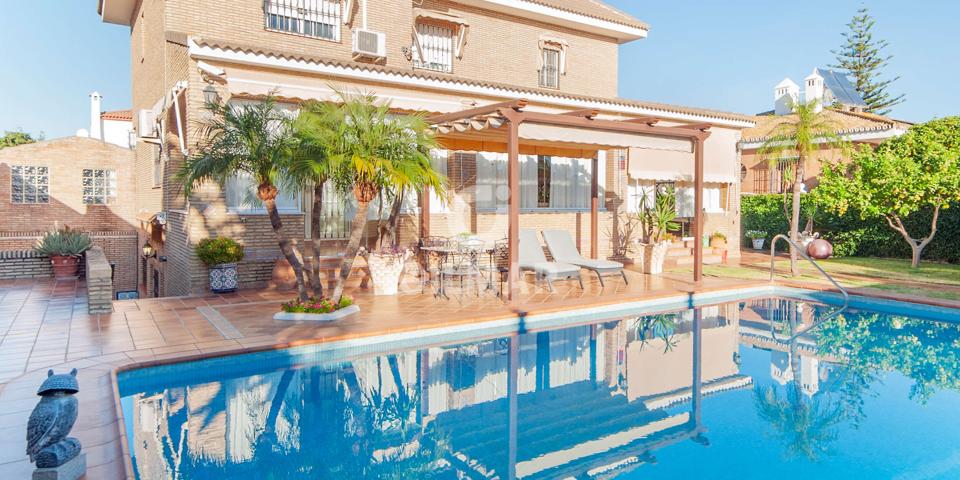 Chalet - Chalet Independiente - Tomares photo 0