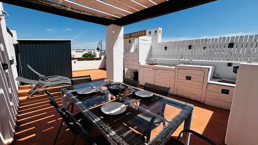 Nunca has visto un ático como este: Impresionante apartamento de 2 dormitorios totalmente reformado con solárium y vistas a la piscina en J12 photo 0