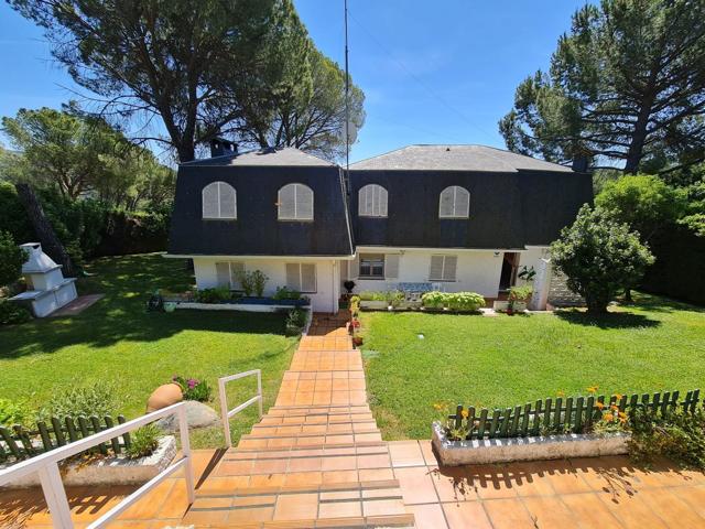 Casa En venta en Calle Las Jaras, San Martín De Valdeiglesias photo 0