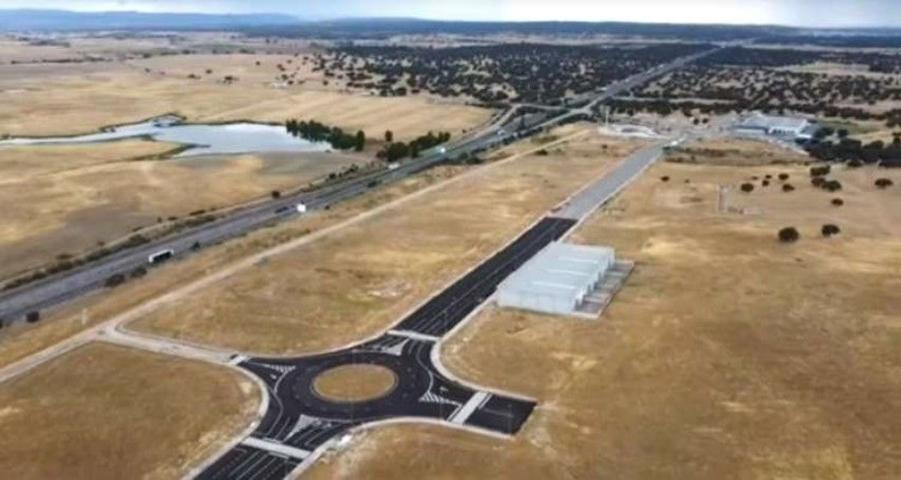 Terreno Urbanizable En venta en Avenida De Europa, 0, Peraleda De La Mata photo 0