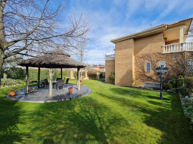 Casa En venta en Calle De Guadalajara, Castillo - Campodón, Villaviciosa De Odón photo 0