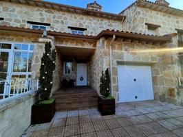 Unifamiliar Pareada En venta en Camino De Umbrias, 65, Navaluenga photo 0