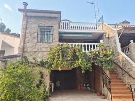 Unifamiliar Pareada En venta en Cl Sauces, 27, Navaluenga photo 0