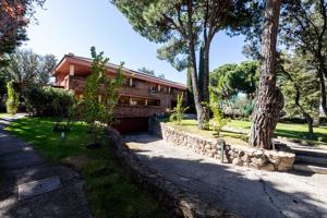 Casa En venta en Urb. Este - Montepríncipe, Boadilla Del Monte photo 0