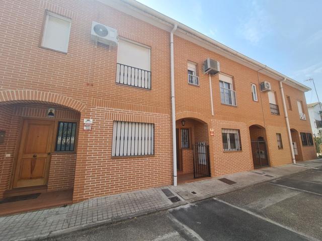 Unifamiliar Pareada En venta en Calle Madroño, San Martín De Valdeiglesias photo 0