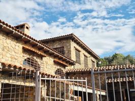 Comunidad En venta en Calle Violeta, Navaluenga photo 0