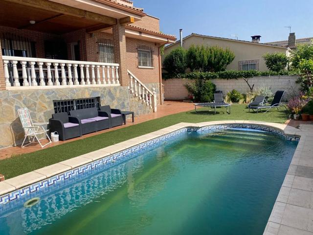 Casa En venta en Avenida Complutense, 48, Camarma De Esteruelas photo 0