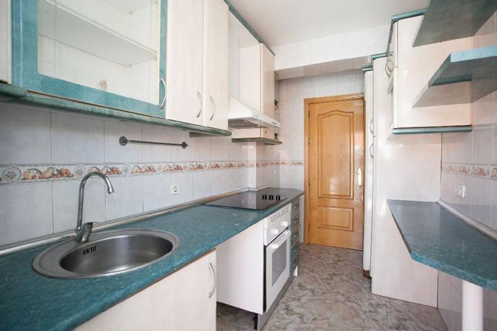Piso En venta en Calle De Álvarez Abellán, Carabanchel, Madrid photo 0