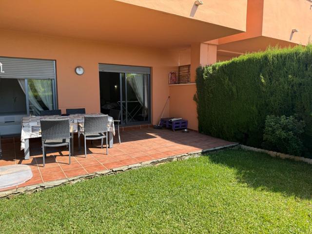 Se alquila por temporada bonito piso en Manilva. photo 0