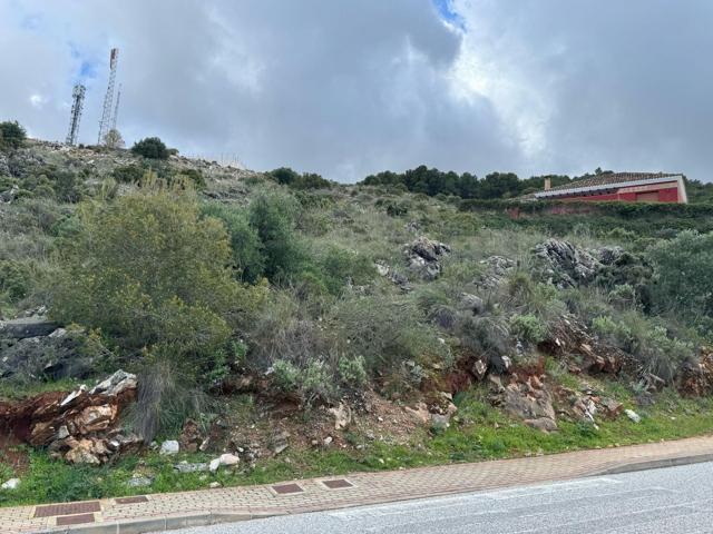 Parcela a la venta en Pinos de Alhurín photo 0