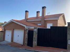 CHALET PAREADO EN PIOZ photo 0