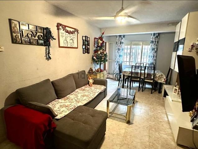 VENTA PISO EN REYES CATOLICOS photo 0
